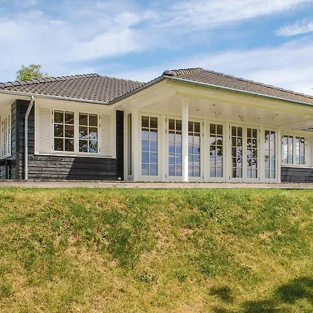 3 Bedroom Cozy Home In Ebeltoft